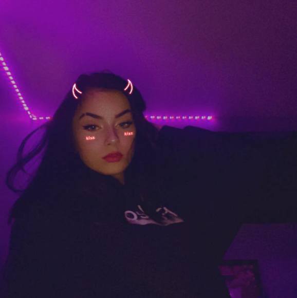 Meet your Posher, Evalynn - Picture 1 of 1